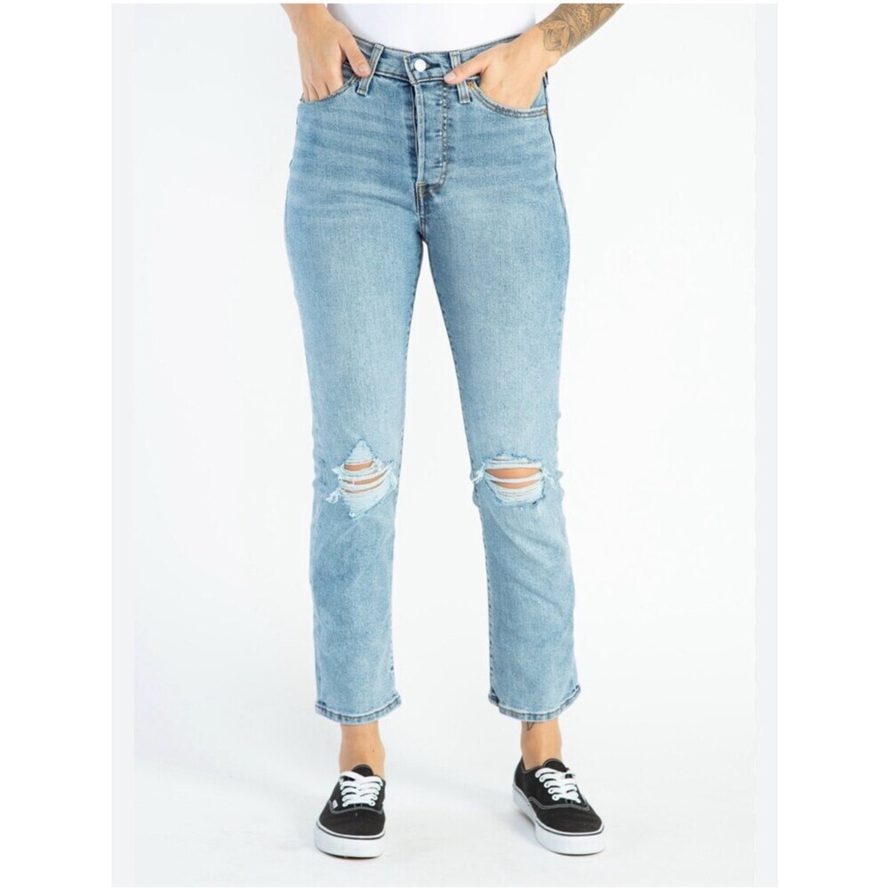Levi’s Wedgie Straight Jeans Size 32 High Rise Distressed Light Wash Denim